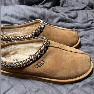 TAZMAN UGG SLIPPERS